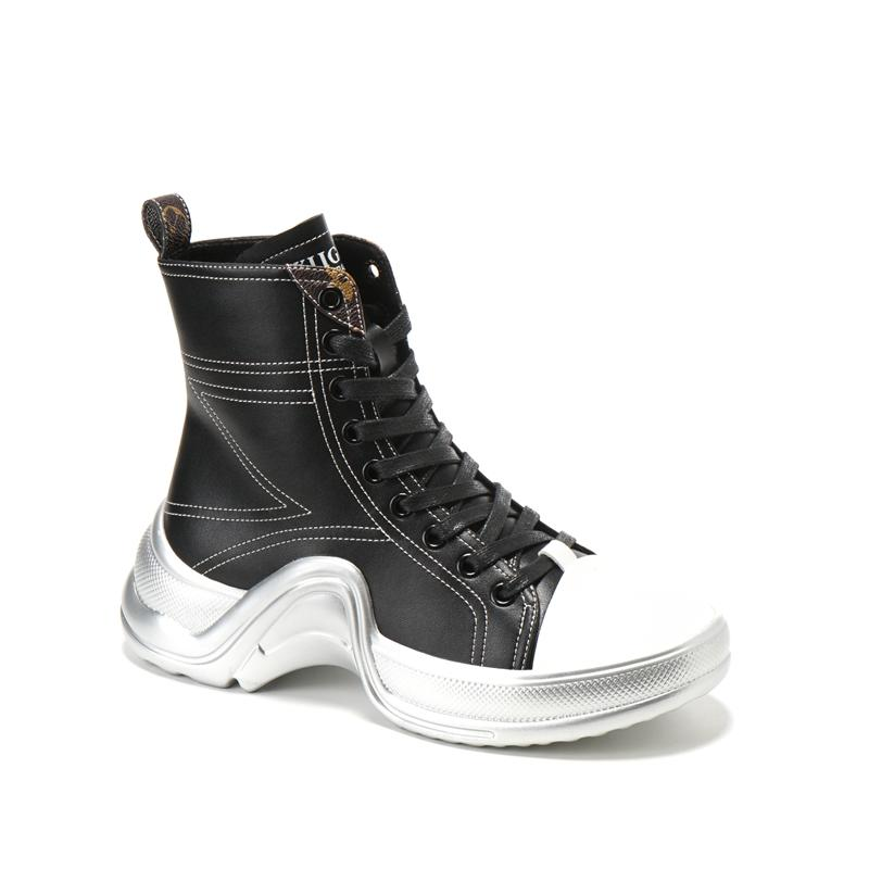 UGG DK382 Minnie Sneaker